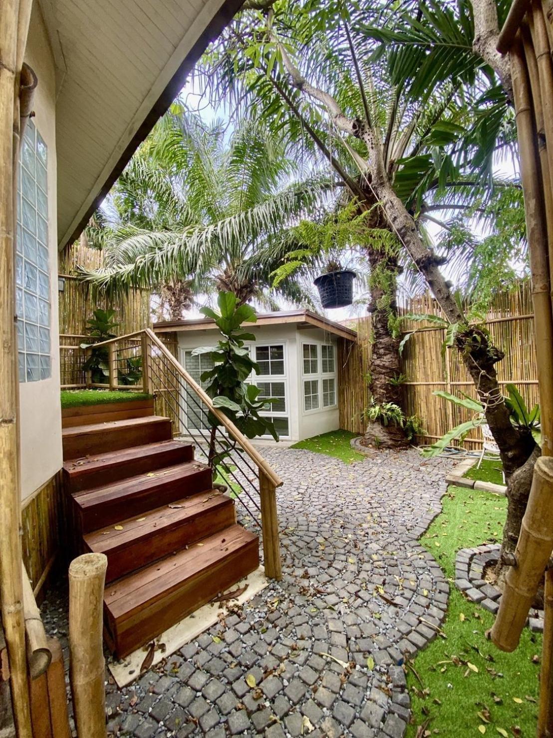 Country Lake View Hotel Suphan Buri Exterior photo