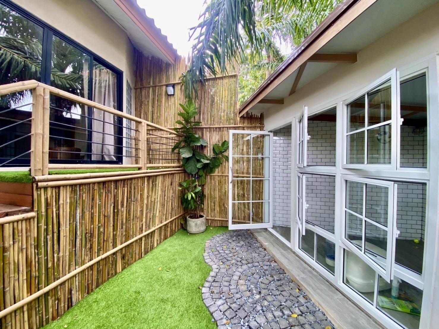 Country Lake View Hotel Suphan Buri Exterior photo