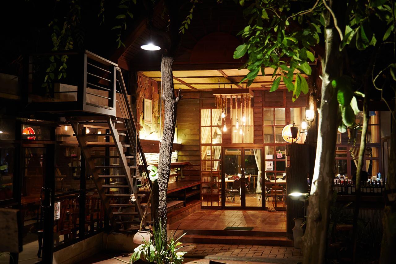 Country Lake View Hotel Suphan Buri Exterior photo