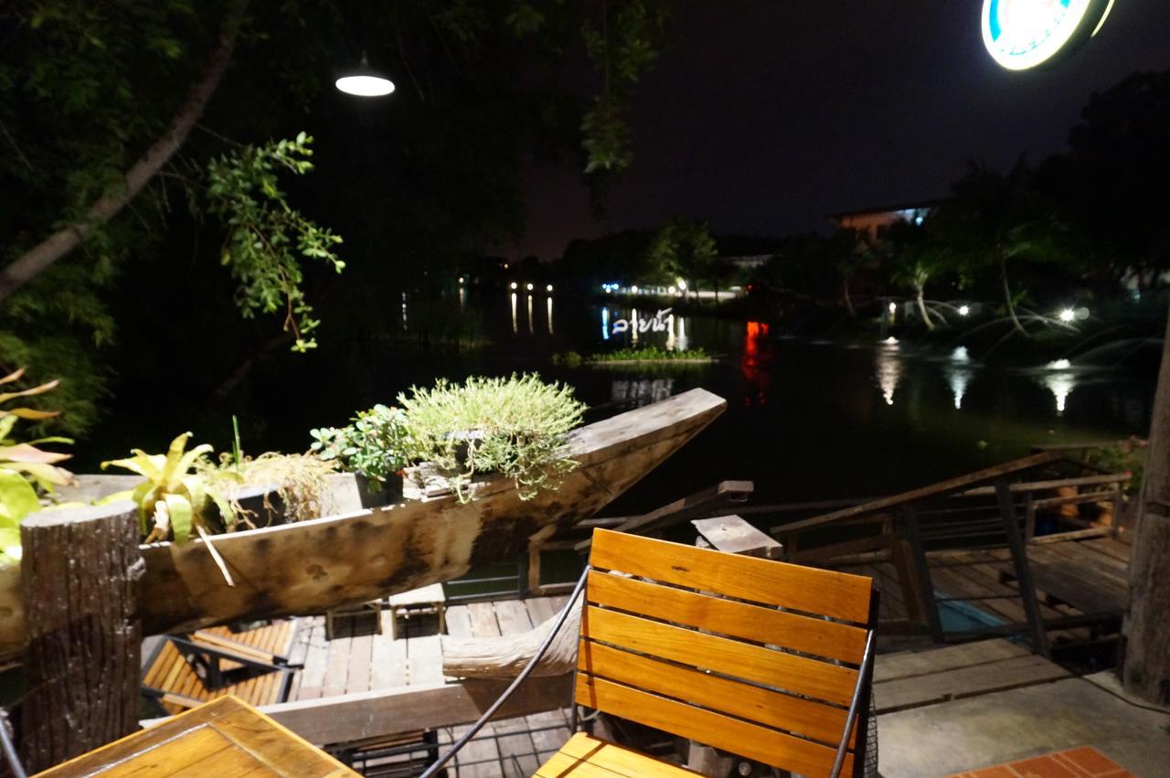 Country Lake View Hotel Suphan Buri Exterior photo